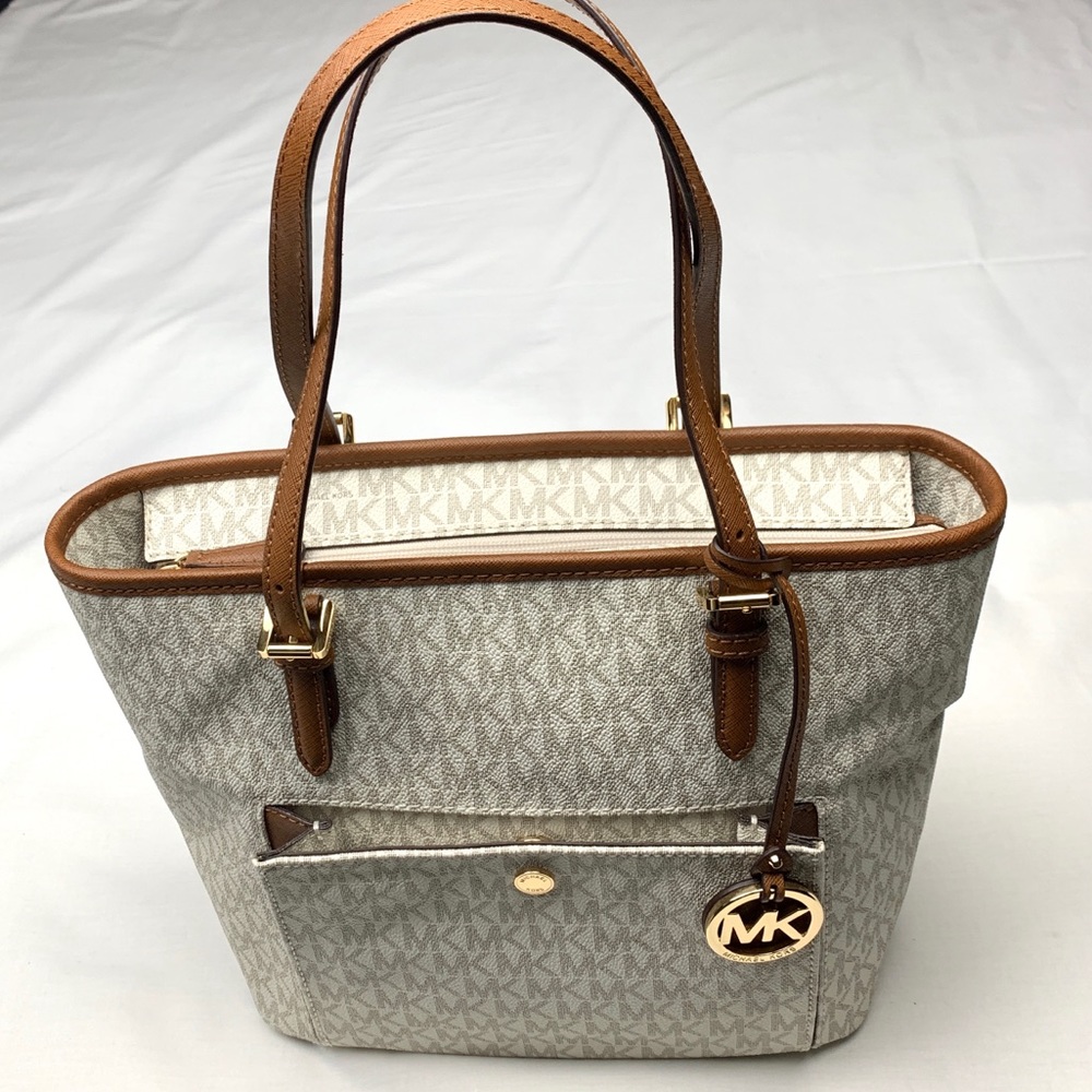 Micheal Kors Purse 👜